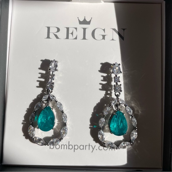 Bomb Party Reign Villain Moments in the Mirror Earrings - Picture 4 of 10
